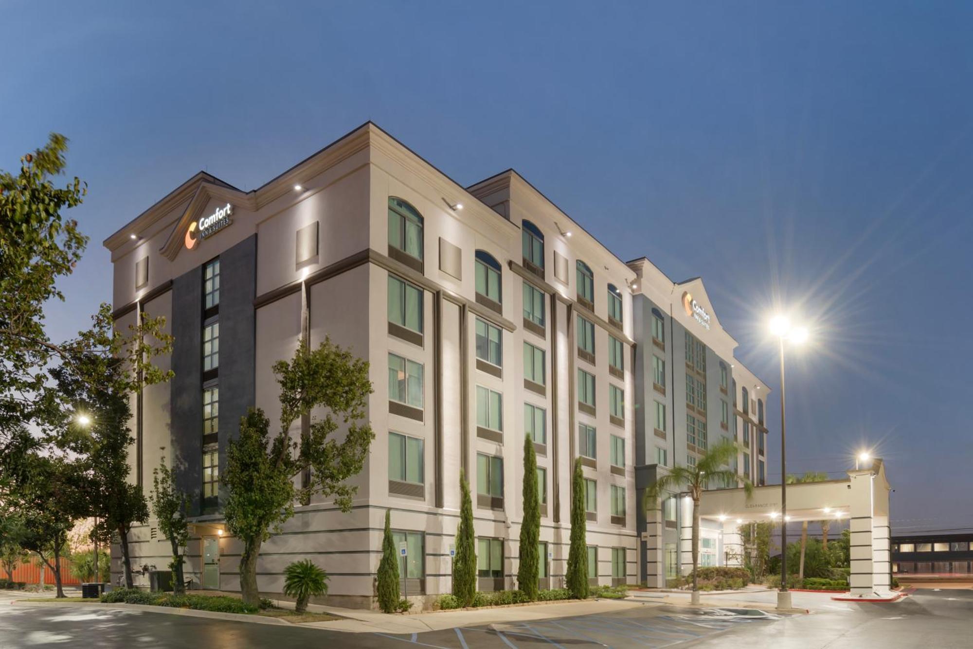 Comfort Inn & Suites New Orleans Airport North Kenner Exterior photo